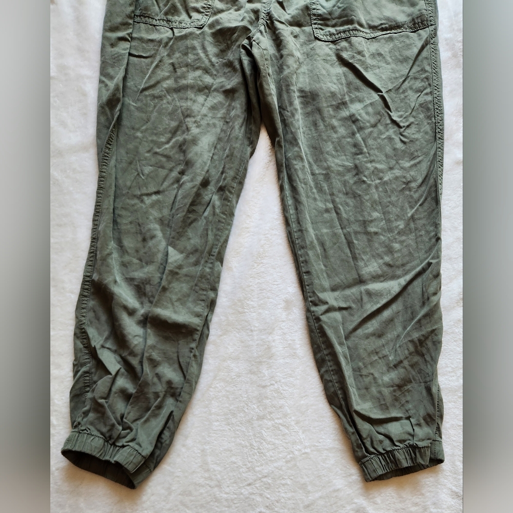 LIKE NEW Sanctuary Green Cargo Pants Relaxed Fit - Picture 2 of 5